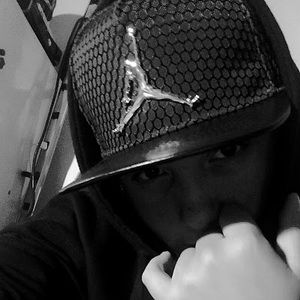 Meet your Posher, Esteban dash